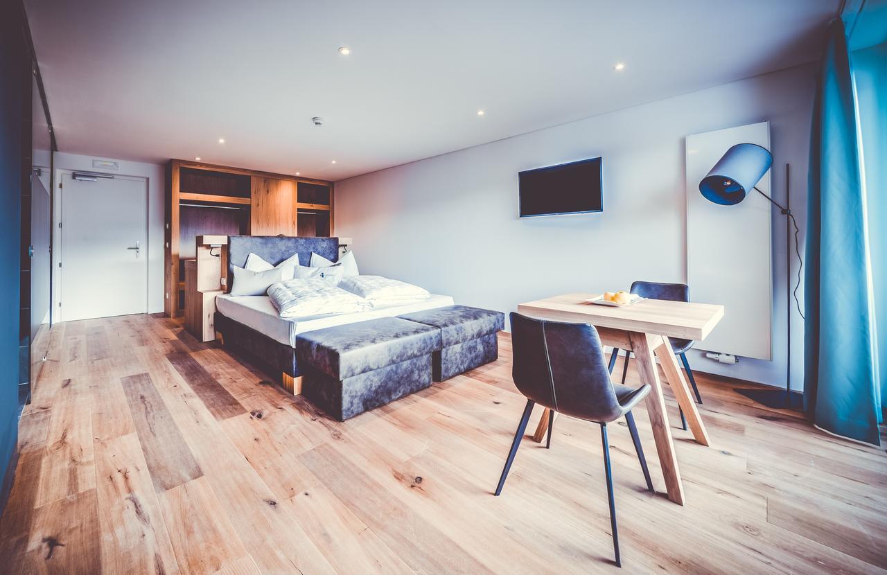 Spaces Hotel 산 비질리오 디 마레베 외부 사진