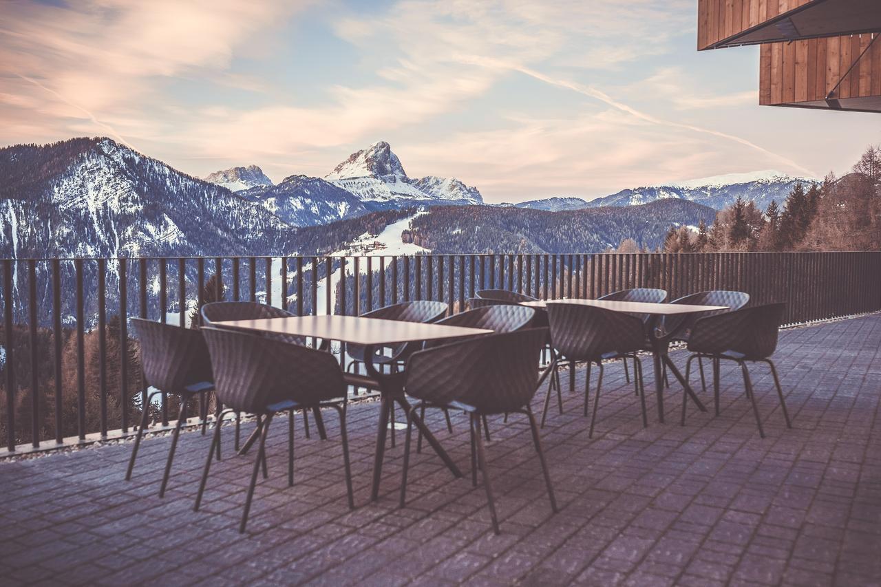 Spaces Hotel 산 비질리오 디 마레베 외부 사진