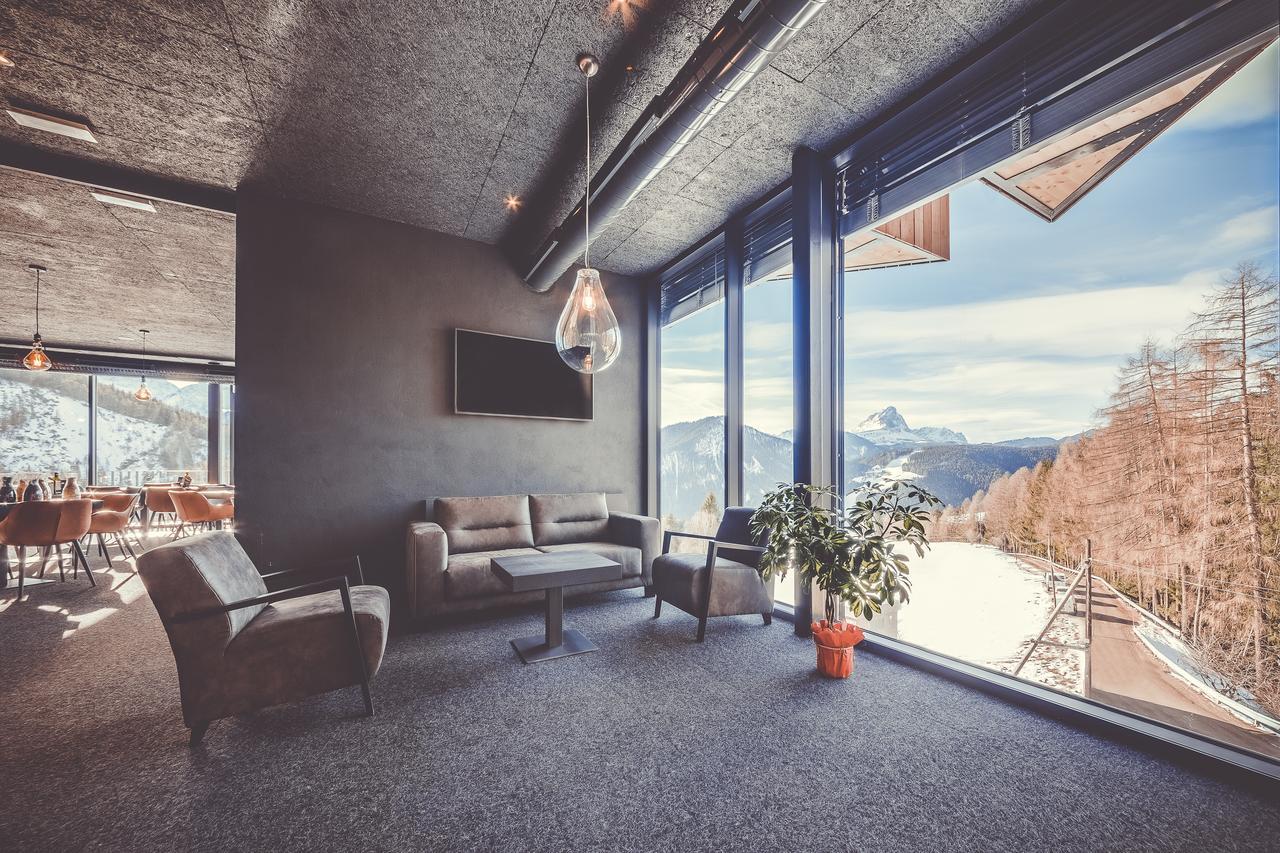 Spaces Hotel 산 비질리오 디 마레베 외부 사진